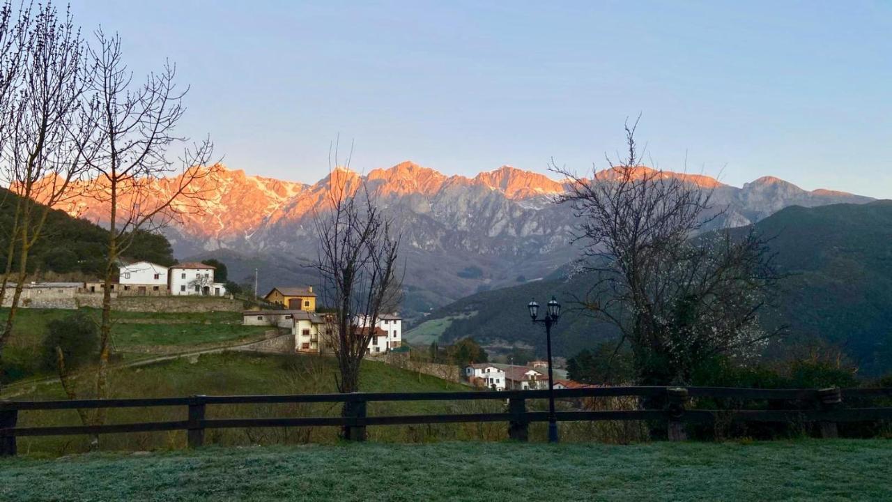 Posada El Bosque Mieses エクステリア 写真